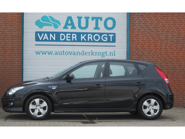 Foto 11 van Hyundai I30 1.4i i-Drive Cool, Airco, metallic, APK 5-27