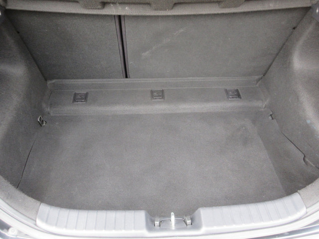 Foto 7 van Hyundai I30 1.4i i-Drive Cool, Airco, metallic, APK 5-27