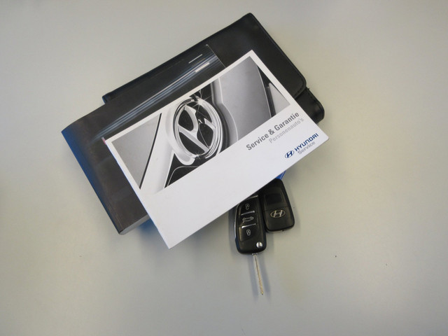 Foto 5 van Hyundai I30 1.4i i-Drive Cool, Airco, metallic, APK 5-27