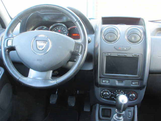 Foto 8 van Dacia Duster 1.2 TCe 4x2 Prestige, Trekhaak, Navi, APK 7-27