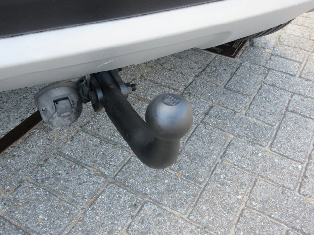Foto 4 van Dacia Duster 1.2 TCe 4x2 Prestige, Trekhaak, Navi, APK 7-27