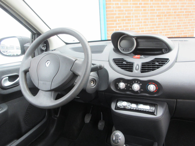 Foto 8 van Renault Twingo 1.2-16V Authentique, Trekhaak, Nw Distr. APK 1-2027