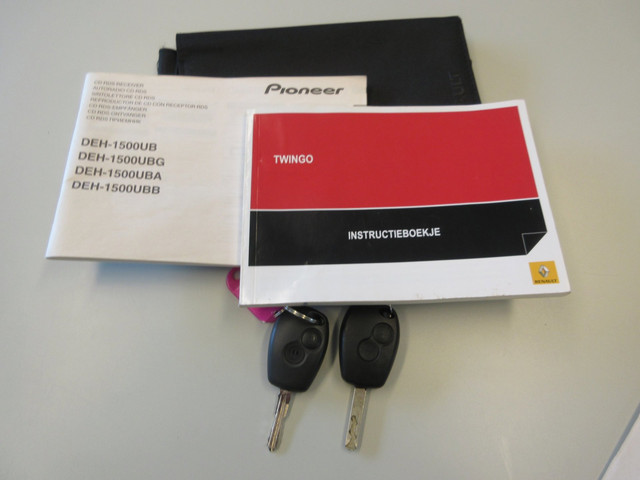 Foto 6 van Renault Twingo 1.2-16V Authentique, Trekhaak, Nw Distr. APK 1-2027