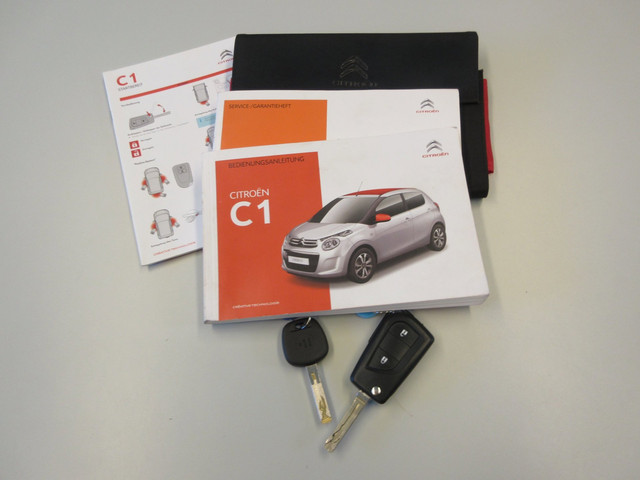 Foto 6 van Citroen C1 1.0 e-VTi Airscape Feel, Cruise, Stoelverw. Airco, Vouwdak, APK 6-27