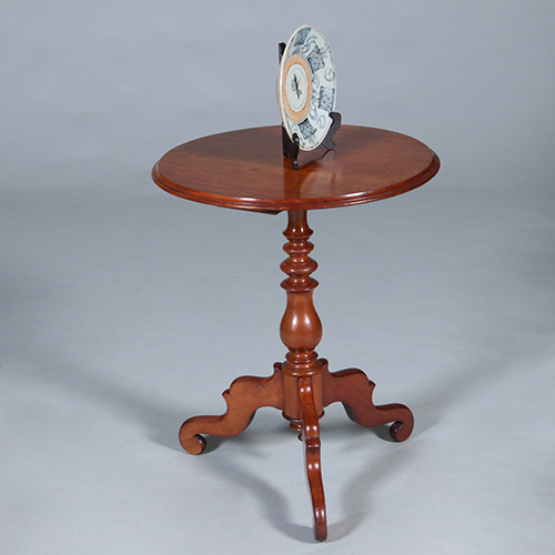 Foto 8 van Ronde Willem III wijntafel op driesprant met geprofileerd blad ca 1860