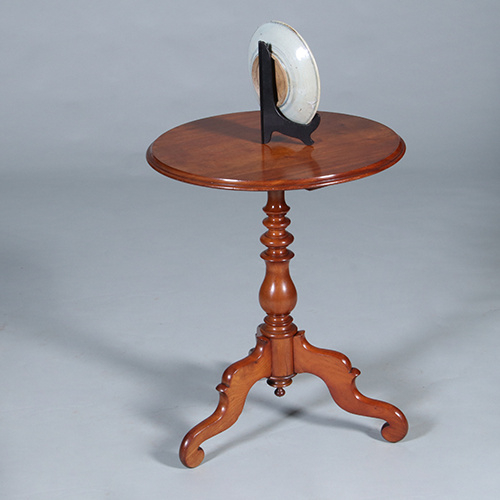 Foto 7 van Ronde Willem III wijntafel op driesprant met geprofileerd blad ca 1860