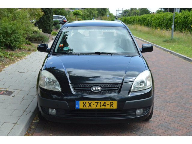 Foto 5 van Kia Rio 1.4 L Goed onderhouden/nw airco