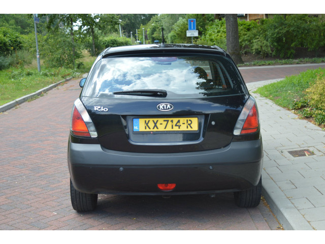Foto 8 van Kia Rio 1.4 L Goed onderhouden/nw airco