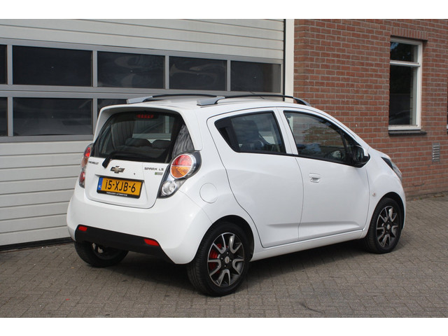 Foto 6 van Chevrolet Spark 1.0 16V LS Bi-Fuel Nieuwe Apk, LPG Af Fabriek, 5 Deurs, Licht Metalen Velgen, Airco.
