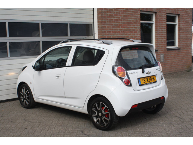 Foto 11 van Chevrolet Spark 1.0 16V LS Bi-Fuel Nieuwe Apk, LPG Af Fabriek, 5 Deurs, Licht Metalen Velgen, Airco.