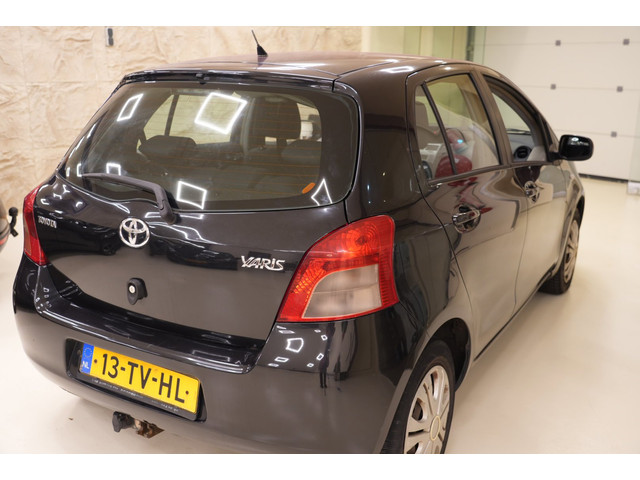 Foto 5 van Toyota Yaris 1.3 VVTi Sol