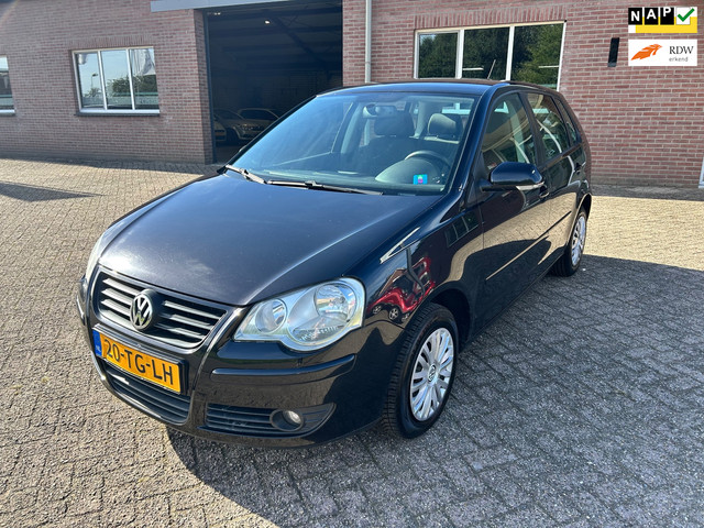 Foto 2 van Volkswagen Polo 1.4-16V Optive // Airco // Automaat // APK