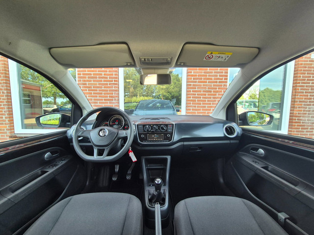 Foto 3 van Volkswagen Up! 1.0 BMT move up! 60PK 5drs airco, navi, carkit, elektr.ramen, dab