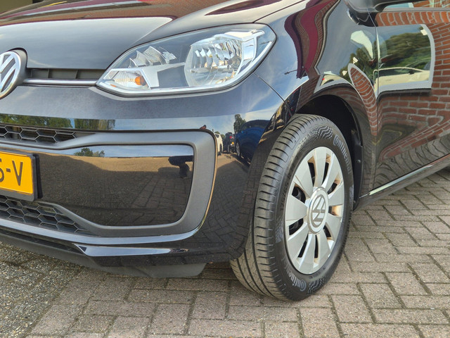 Foto 2 van Volkswagen Up! 1.0 BMT move up! 60PK 5drs airco, navi, carkit, elektr.ramen, dab