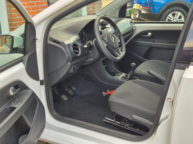 Foto 5 van Volkswagen Up! 1.0 65PK 5drs clima, cruise, pdc, camera, navi, elektr.ramen, regensensor