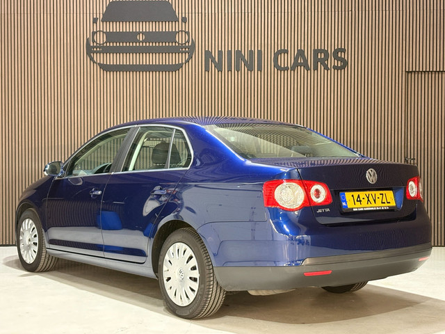 Foto 8 van Volkswagen Jetta 1.6 Comfortline cruise control bluetooth airco NAP
