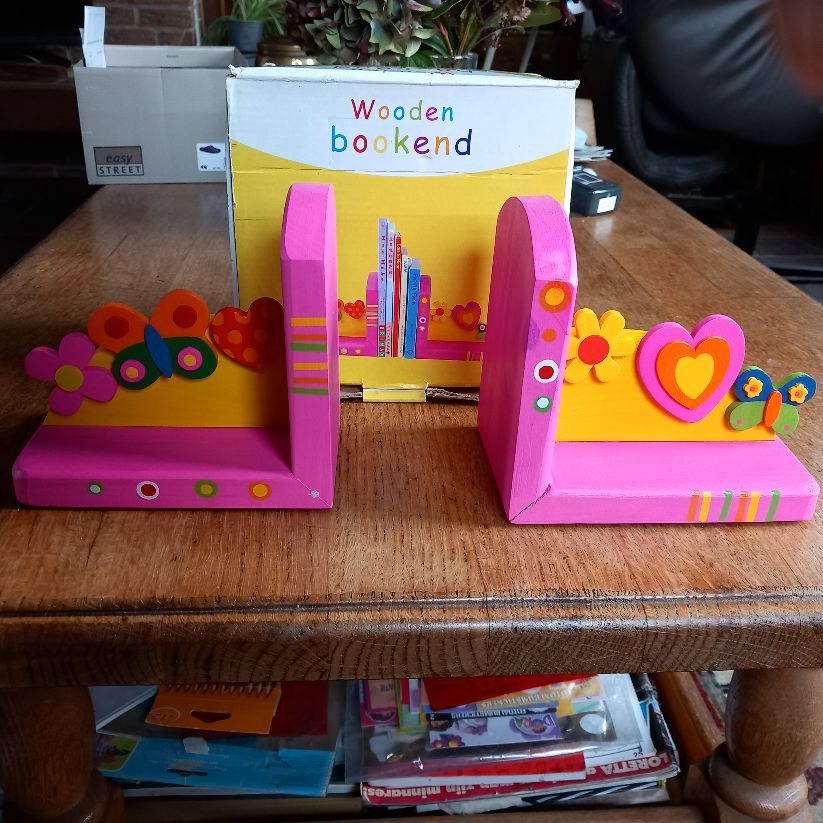 Foto 2 van boekensteunen , kinderen