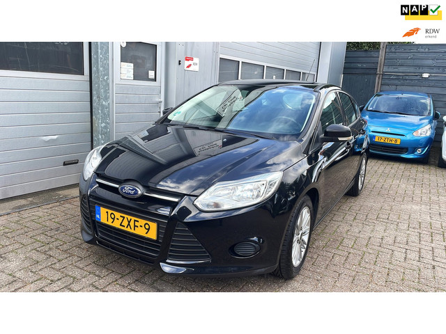 Foto 2 van Ford Focus 1.0 EcoBoost Trend 2013-NAP-Airco-Velgen-APK 2027