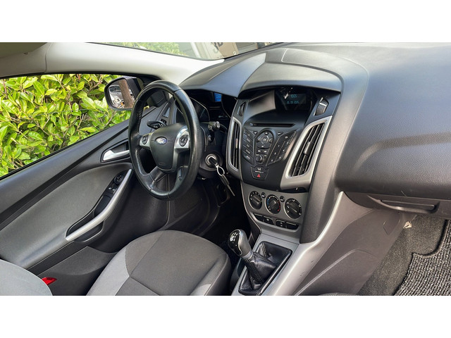 Foto 10 van Ford Focus 1.0 EcoBoost Trend 2013-NAP-Airco-Velgen-APK 2027