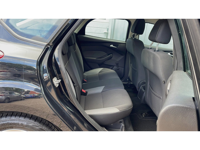 Foto 11 van Ford Focus 1.0 EcoBoost Trend 2013-NAP-Airco-Velgen-APK 2027