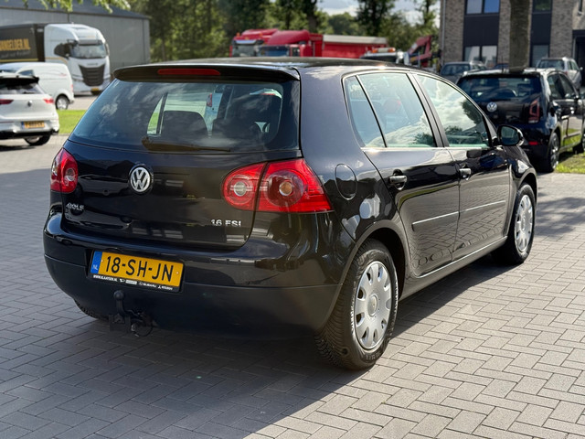 Foto 9 van Volkswagen Golf 1.6 FSI Turijn | Nieuwe APK | Trekhaak | CarPlay | Airco