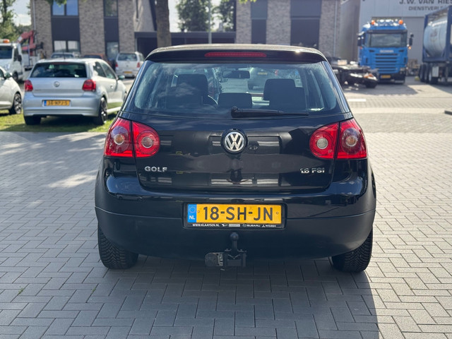 Foto 10 van Volkswagen Golf 1.6 FSI Turijn | Nieuwe APK | Trekhaak | CarPlay | Airco