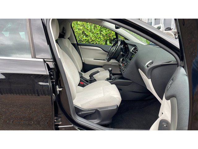 Foto 8 van Citroen C4 1.6 VTi Tendance-Navi-Clima-Cruise-Trekhaak-APK