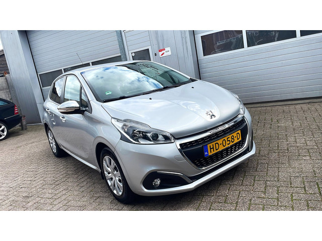 Foto 3 van Peugeot 208 1.2 PureTech Urban Soul 2015-Navi-Airco-Cruise