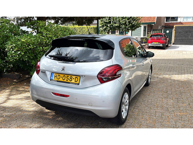 Foto 5 van Peugeot 208 1.2 PureTech Urban Soul 2015-Navi-Airco-Cruise
