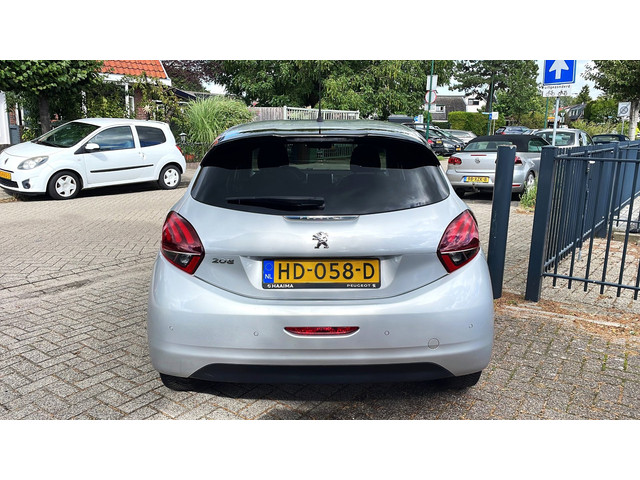 Foto 7 van Peugeot 208 1.2 PureTech Urban Soul 2015-Navi-Airco-Cruise