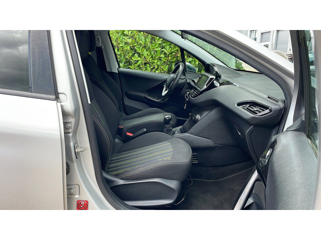 Foto 8 van Peugeot 208 1.2 PureTech Urban Soul 2015-Navi-Airco-Cruise