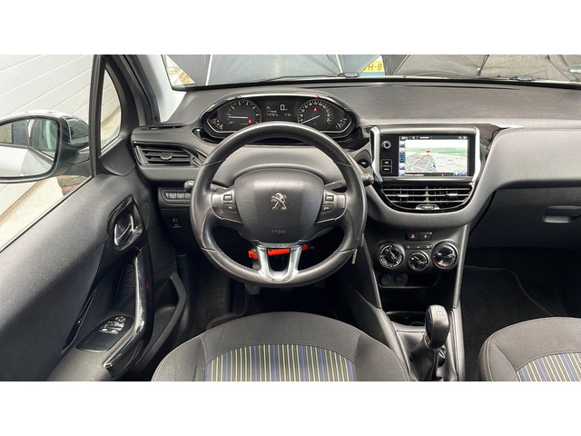Foto 9 van Peugeot 208 1.2 PureTech Urban Soul 2015-Navi-Airco-Cruise