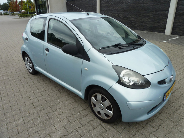 Foto 10 van Toyota Aygo 1.0-12V