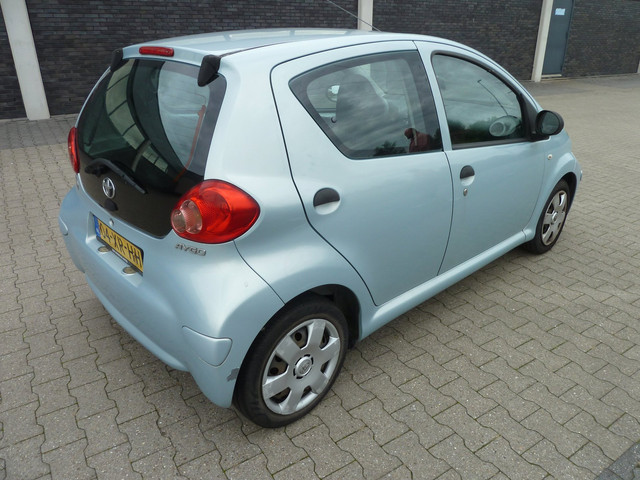 Foto 8 van Toyota Aygo 1.0-12V