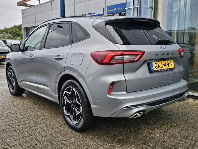 Foto 3 van Ford Kuga 2.5 PHEV ST-Line X | Panoramadak | Wegklapbare trekhaak | Head up Display | AGR-stoelen |