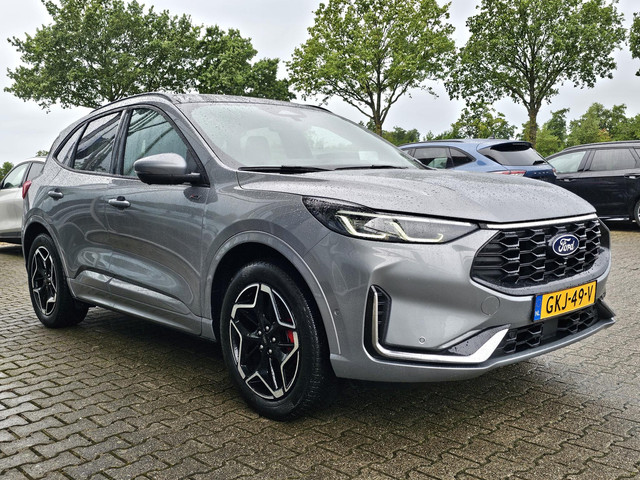 Foto 4 van Ford Kuga 2.5 PHEV ST-Line X | Panoramadak | Wegklapbare trekhaak | Head up Display | AGR-stoelen |
