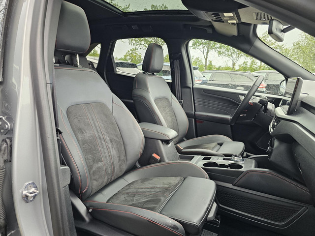 Foto 7 van Ford Kuga 2.5 PHEV ST-Line X | Panoramadak | Wegklapbare trekhaak | Head up Display | AGR-stoelen |