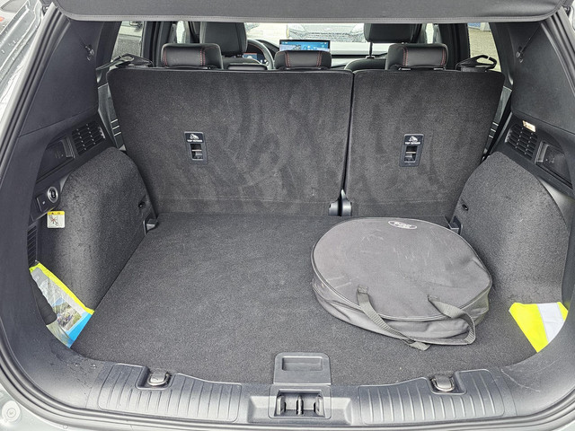 Foto 9 van Ford Kuga 2.5 PHEV ST-Line X | Panoramadak | Wegklapbare trekhaak | Head up Display | AGR-stoelen |