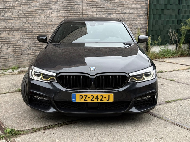 Foto 11 van BMW 5-serie 540i High Executive