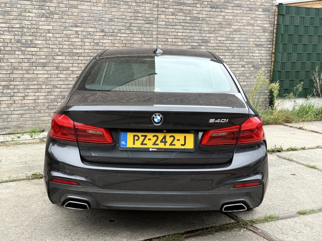 Foto 9 van BMW 5-serie 540i High Executive