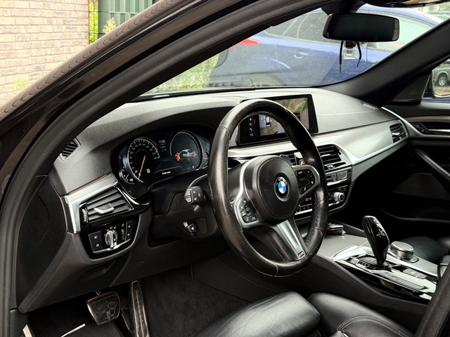 Foto 8 van BMW 5-serie 540i High Executive