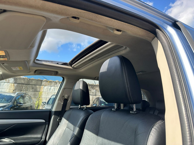 Foto 3 van Mitsubishi Outlander 2.0 PHEV Instyle AWD/ LEER/ SCHUIFDAK/ CAMERA/ LM VELGEN!