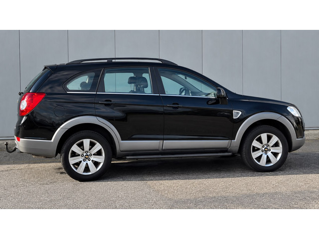 Foto 4 van Chevrolet Captiva 2.4 Intro Edition 2WD | Carplay | Trekhaak
