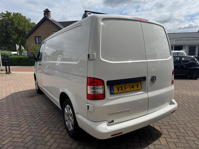 Foto 10 van Volkswagen Transporter 2.0 L2H1 benzine grijs kenteken 3-zits lm-velgen dakdragers 152dzkm nap zeer