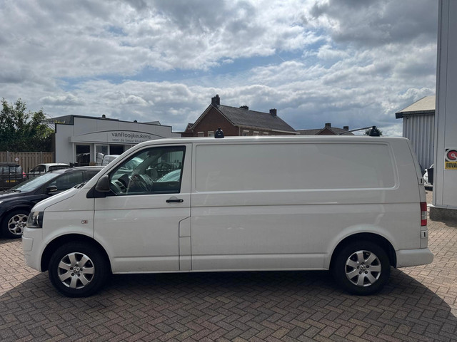 Foto 4 van Volkswagen Transporter 2.0 L2H1 benzine grijs kenteken 3-zits lm-velgen dakdragers 152dzkm nap zeer