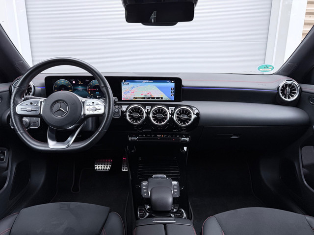 Foto 9 van Mercedes-Benz CLA-klasse 250 e AMG Pano/360/Sfeer/Blindspot