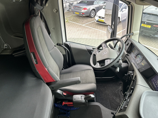 Foto 11 van Volvo FH 420 Globetrotter / 861 dkm / Night AC / VEB+ / 2 Tanks / NL Truck