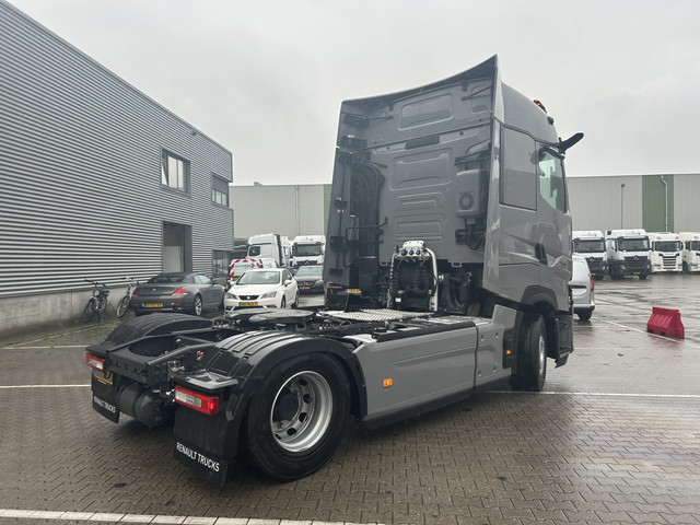 Foto 11 van Renault T High 480 Turbo Compound / 132 dkm / 2 Tanks / Stand Airco / NL Truck