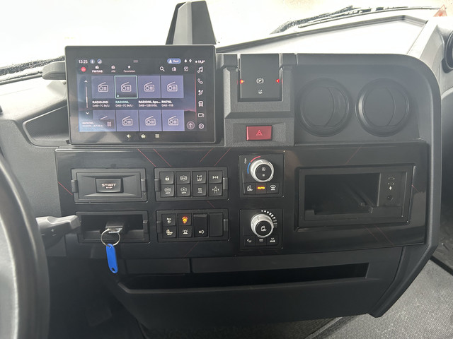 Foto 8 van Renault T High 480 Turbo Compound / 132 dkm / 2 Tanks / Stand Airco / NL Truck