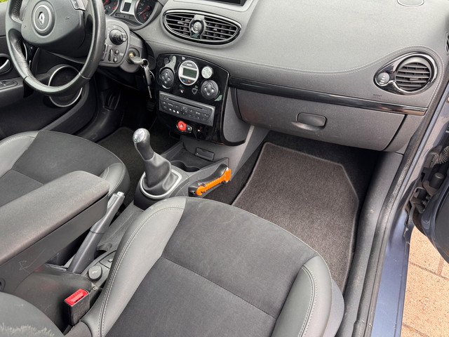 Foto 4 van Renault Clio Estate 1.2 TCE Night & Day APK 04-2027
